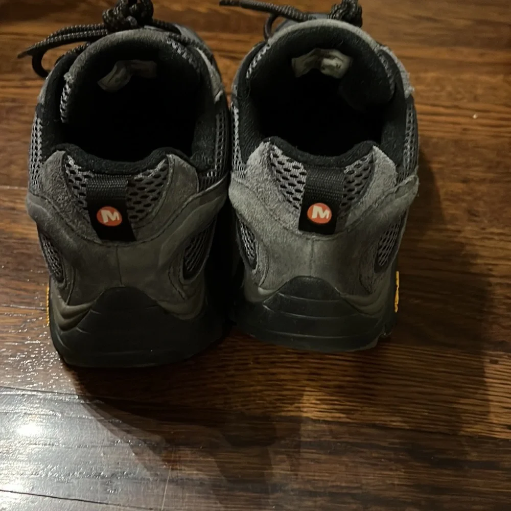Merrell size 10 shoe - Picture 4 of 5